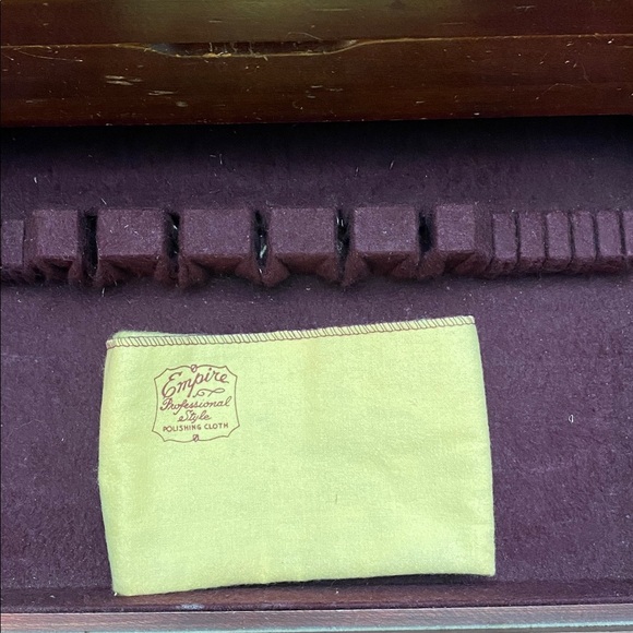 Nobility Vintage Wooden cutlery box with burgundy Velvet like Interior - Picture 12 of 16